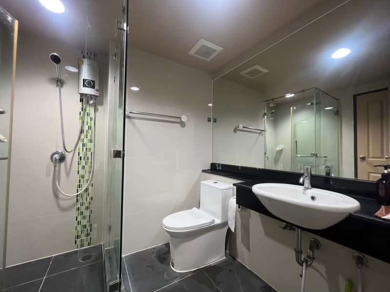 Chateau In Town Ratchada 10, Bangkok, - Soi Ratchadapisek 10 intersection 7 Ratchadapisek Road, Huai Khwang, Huai Khwang, Bangkok, 2 Bedrooms, 48 sqm, Condo For Sale, by วรัทยา สีหนาทสกุล, 500249172 - DDproperty.com