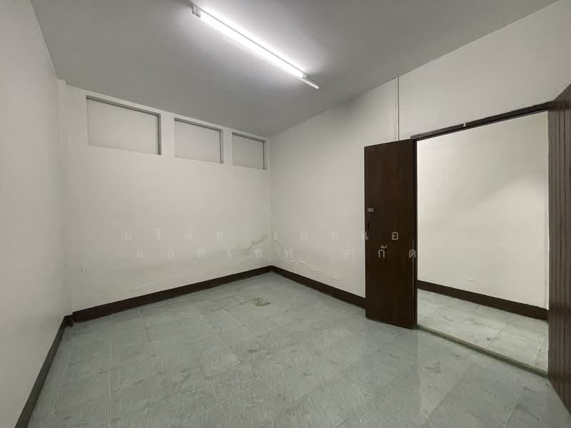 For Sale - Land with buildings Nakhon Sawan., Nakhon Sawan