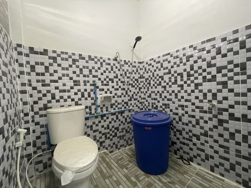 ขาย - ที่ดินพร้อมสิ่งปลูกสร้าง ห้องเช่า 15 ห้อง หนองบัว นครสวรรค์, นครสวรรค์