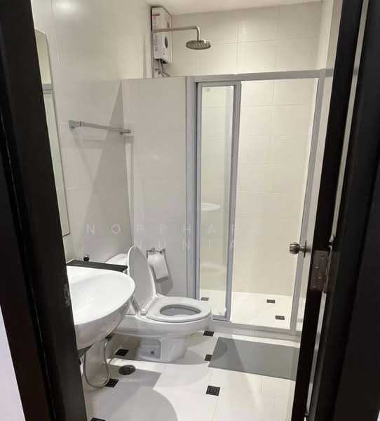 Citi Smart Sukhumvit 18, Bangkok, 366 Soi Sukhumvit 18, Sukhumvit Road, Khlong Toei, Khlong Toei, Bangkok, 2 Bedrooms, 75 sqm, Condo For Rent, by Noppharuj Nunta, 500249265 - DDproperty.com
