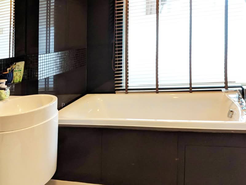 Rhythm Sathorn, Bangkok, 141 Soi Sathorn 21, Yan Nawa, Sathon, Bangkok, 2 Bedrooms, 66 sqm, Condo For Rent, by Noppharuj Nunta, 500249323 - DDproperty.com