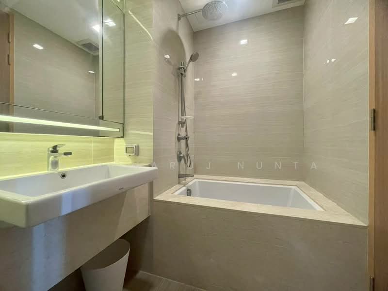 Noble BE33, Bangkok, 19 Soi Sukhumvit 33, Khlong Tan Nua, Watthana, Bangkok, 1 Bedroom, 35 sqm, Condo For Rent, by Noppharuj Nunta, 500249386 - DDproperty.com