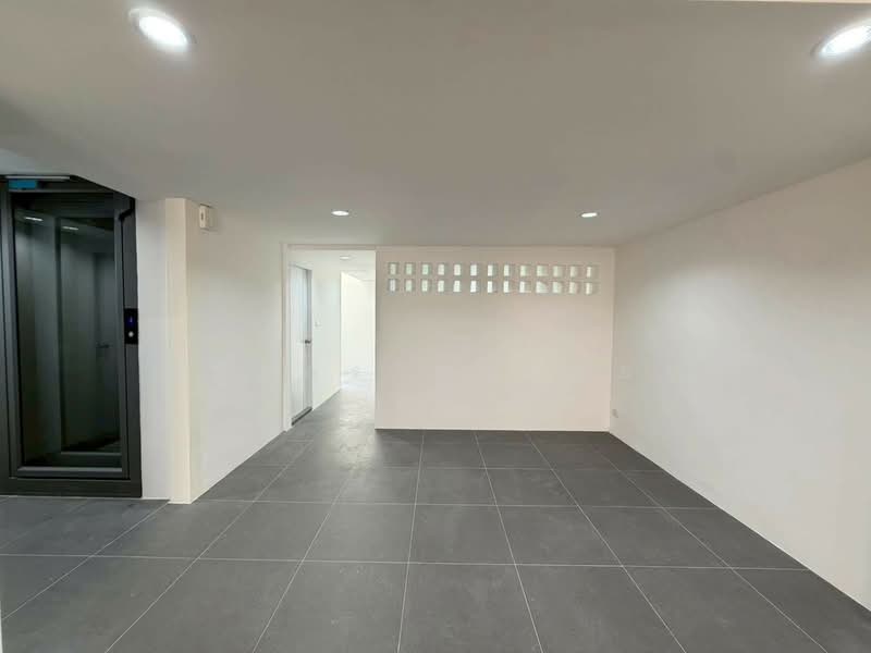 ทาวน์โฮม สุขุมวิท 101, Bangkok, สุขุมวิท 101, Phra Kanong Nua, Watthana, Bangkok, 4 Bedrooms, 300 sqm, Townhouse For Sale, by กมลกร ดาวลอย, 500249390 - DDproperty.com