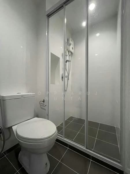 The Base Park East Sukhumvit 77, Bangkok, 99 Soi Pridi Banomyong 2, Phra Kanong Nua, Watthana, Bangkok, 1 Bedroom, 30 sqm, Condo For Sale, by Noppharuj Nunta, 500249424 - DDproperty.com