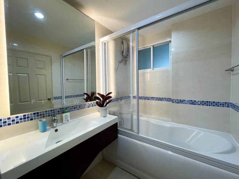 Life @ Sathorn 10, Bangkok, 48 Soi Sathorn 10, Sathorn Road, Silom, Bang Rak, Bangkok, 1 Bedroom, 41 sqm, Condo For Sale, by Piyawan Maiyapan, 500249564 - DDproperty.com