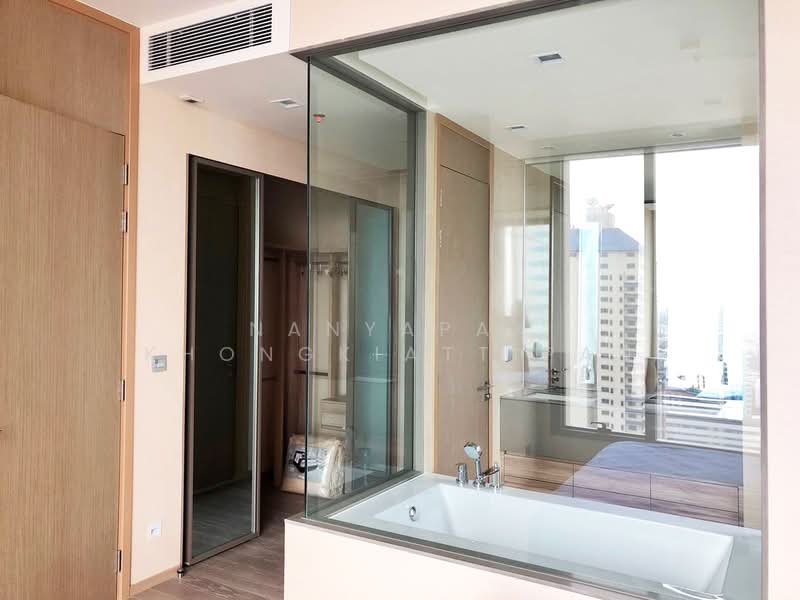 The Esse Asoke, Bangkok, 333 Soi Sukhumvit 21, Sukhumvit Road, Khlongtoei Nua, Watthana, Bangkok, 2 Bedrooms, 75 sqm, Condo For Rent, by Nanyapak Khongkiattipan, 500249597 - DDproperty.com