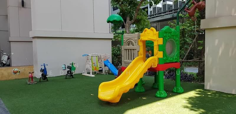 Thru Thonglor, Bangkok, Petchaburi Road, Bang Kapi, Huai Khwang, Bangkok, 1 Bedroom, 36 sqm, Condo For Rent, by Nattapol Jedsadathitikul, 500249682 - DDproperty.com