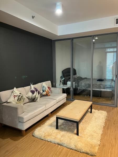 Siamese Surawong, Bangkok, Sap Road, Si Phraya, Bang Rak, Bangkok, 1 Bedroom, 47 sqm, Condo For Rent, by Nanyapak Khongkiattipan, 500249711 - DDproperty.com