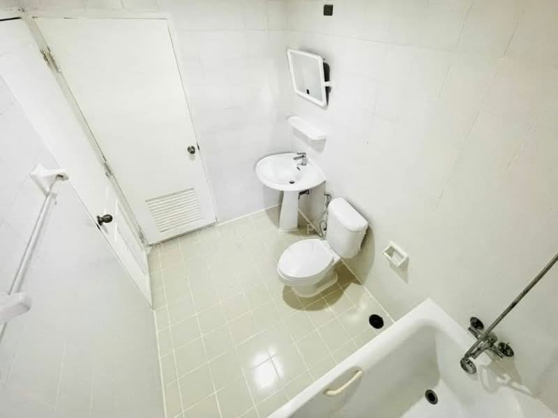 Waterford Park Rama 4, Bangkok, 77 Phum Chit Alley, Phra Kanong, Khlong Toei, Bangkok, 2 Bedrooms, 67 sqm, Condo For Rent, by Nanyapak Khongkiattipan, 500249722 - DDproperty.com