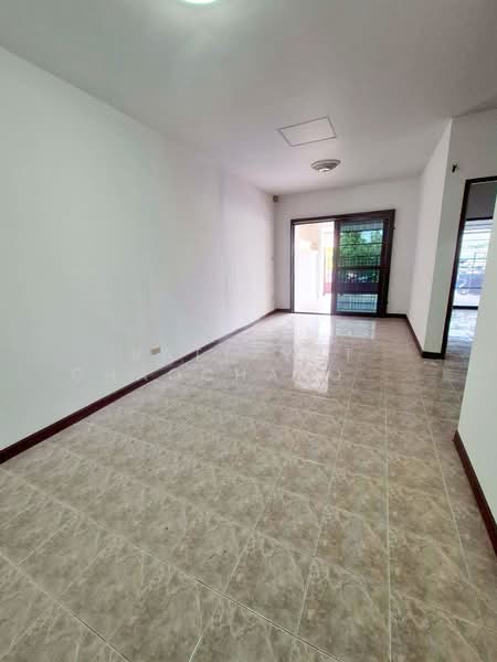 For Sale Single-Story House (2 Houses on One Plot) 52.7 sq.w., Pa Tan, Mueang, Chiang Mai, Chiang Mai, Pa Tun, Muang Chiang Mai, Chiang Mai, 2 Bedrooms, 1 sqm, Semi-Detached House (Twin House) For Sale, by Rattawit Chaocharoensiri, 500249746 - DDproperty.com
