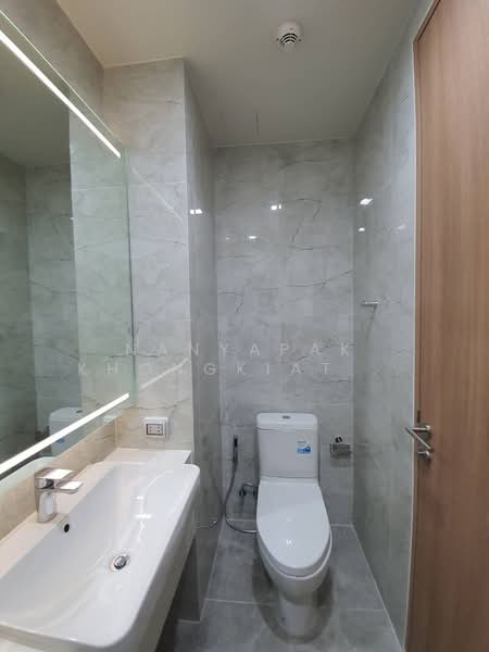 Noble Around Sukhumvit 33, Bangkok, 17 Soi Sukhumvit 33, Khlong Tan Nua, Watthana, Bangkok, 1 Bedroom, 30 sqm, Condo For Rent, by Nanyapak Khongkiattipan, 500249887 - DDproperty.com