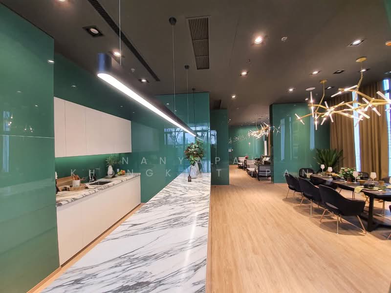 Noble Around Sukhumvit 33, Bangkok, 17 Soi Sukhumvit 33, Khlong Tan Nua, Watthana, Bangkok, 1 Bedroom, 30 sqm, Condo For Rent, by Nanyapak Khongkiattipan, 500249887 - DDproperty.com