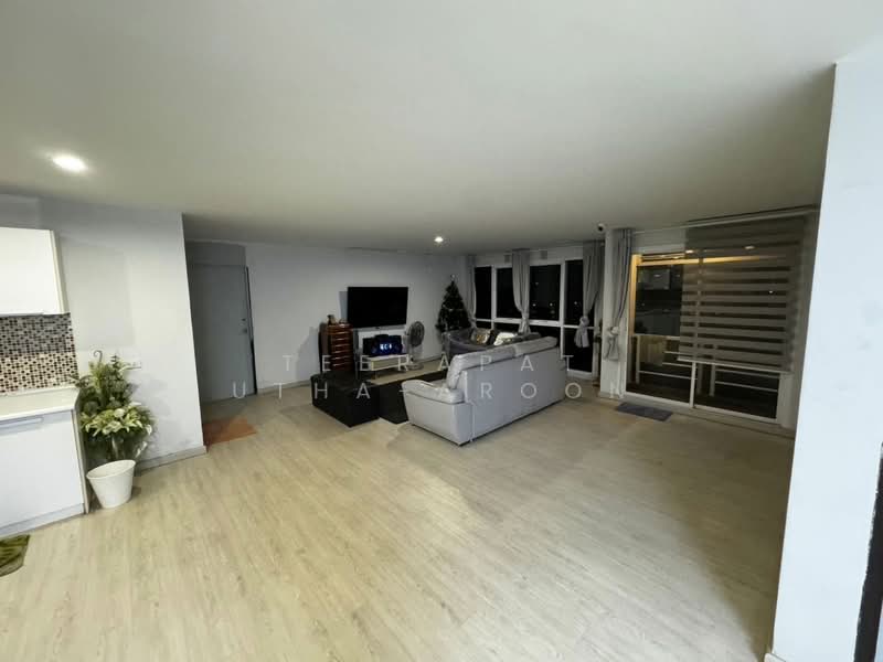 Le Cosi Ekamai 28, Bangkok, Sukhumvit, Khlong Tan Nua, Watthana, Bangkok, 3 Bedrooms, 144 sqm, Condo For Rent, by Teerapat Utha-aroon, 500249912 - DDproperty.com