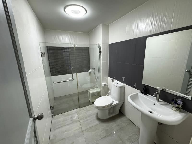 Le Cosi Ekamai 28, Bangkok, Sukhumvit, Khlong Tan Nua, Watthana, Bangkok, 3 Bedrooms, 144 sqm, Condo For Rent, by Teerapat Utha-aroon, 500249912 - DDproperty.com