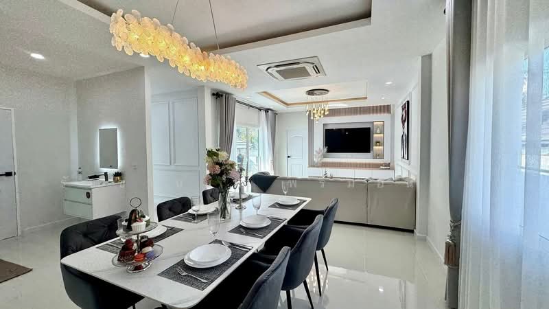 หมู่บ้านอินเพลส, Chon Buri (Pattaya), Ta Khian Tia, Bang Lamung (Pattaya), Chon Buri (Pattaya), 3 Bedrooms, 240 sqm, Villa For Sale, by Ratchanon Promin, 500249997 - DDproperty.com