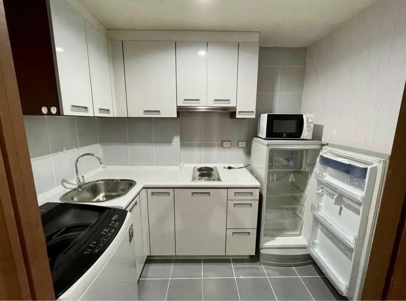 Silom City Resort, Bangkok, 25 Phiphat 2, Silom, Bang Rak, Bangkok, 1 Bedroom, 44 sqm, Condo For Rent, by Wanwisa Khanthongkham, 500250148 - DDproperty.com