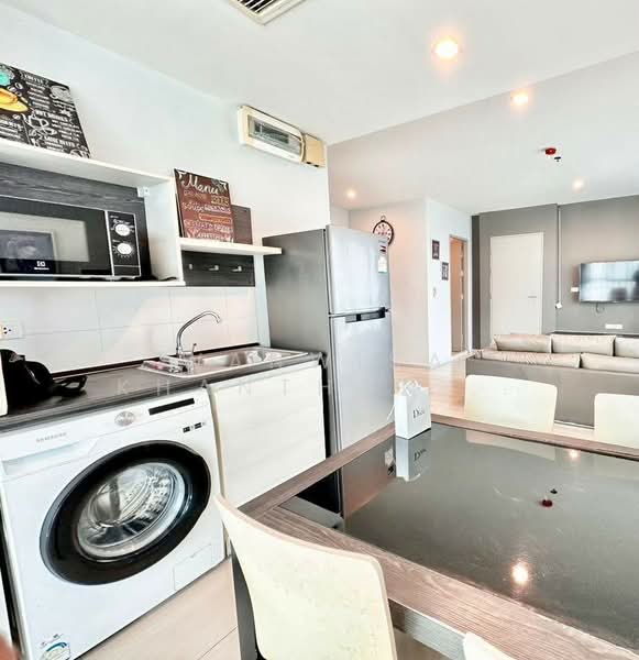 Life Ratchadapisek, Bangkok, 279 Ratchadapisaek Road, Huai Khwang, Huai Khwang, Bangkok, 2 Bedrooms, 65 sqm, Condo For Rent, by Wanwisa Khanthongkham, 500250181 - DDproperty.com