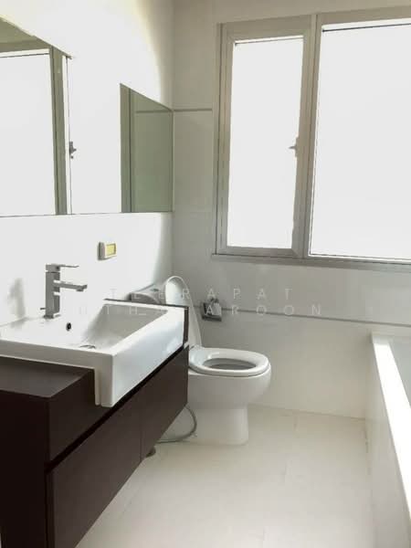 Thru Thonglor, Bangkok, Petchaburi Road, Bang Kapi, Huai Khwang, Bangkok, 2 Bedrooms, 66 sqm, Condo For Sale, by Teerapat Utha-aroon, 500250206 - DDproperty.com