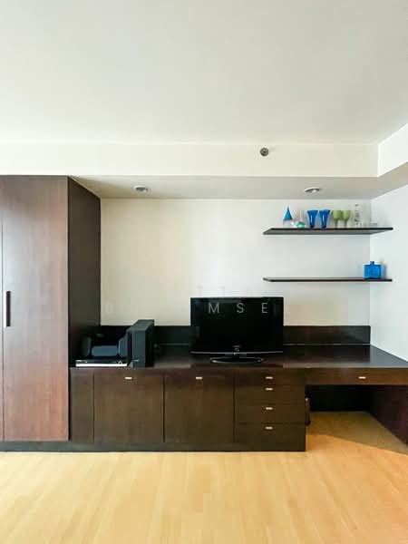 The Rajdamri, Bangkok, Ratchadamri Road, Lumphini, Pathum Wan, Bangkok, 1 Bedroom, 45 sqm, Condo For Rent, by Natta Buromsee, 500250305 - DDproperty.com