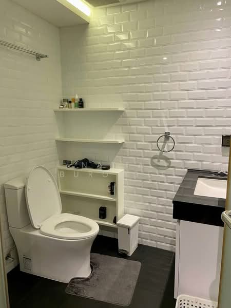 Royal Castle Sukhumvit, Bangkok, 30 Soi Sukhumvit 39, Khlongtoei Nua, Watthana, Bangkok, 3 Bedrooms, 190 sqm, Condo For Sale, by Natta Buromsee, 500250317 - DDproperty.com