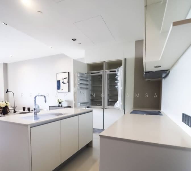 Q1 Sukhumvit, Bangkok, 1 Sukhumvit Road, Khlong Toei, Khlong Toei, Bangkok, 3 Bedrooms, 148 sqm, Condo For Rent, by Peeraphong Jamsai, 500250339 - DDproperty.com