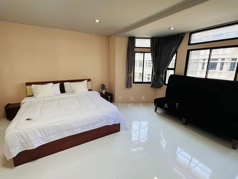 Moo Baan Chicha Castle, Bangkok, Sukhumvit 31, Khlongtoei Nua, Watthana, Bangkok, 4 Bedrooms, 350 sqm, Townhouse For Rent, by Ratana Chatthinawat, 500250369 - DDproperty.com
