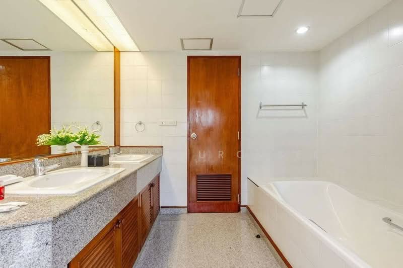 Mona Suites Serviced Apartments, Bangkok, Sukhumvit 31, Khlong Tan Nua, Watthana, Bangkok, 3 Bedrooms, 265 sqm, Apartment For Rent, by Natta Buromsee, 500250445 - DDproperty.com