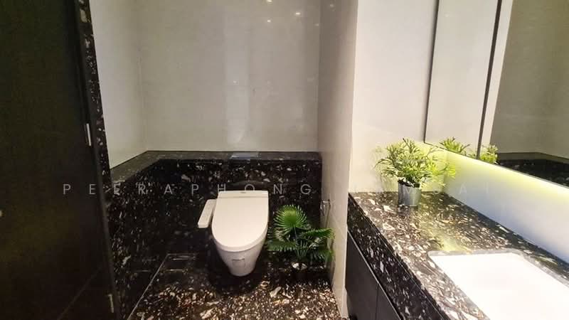 BEATNIQ Sukhumvit 32, Bangkok, Soi Sukhumvit 32, Sukhumvit Road, Khong Tan, Khlong Toei, Bangkok, 1 Bedroom, 57 sqm, Condo For Rent, by Peeraphong Jamsai, 500250469 - DDproperty.com