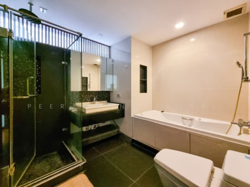 Sathorn Gardens, Bangkok, 39 South Sathorn Road, Thung Maha Mek, Sathon, Bangkok, 3 Bedrooms, 200 sqm, Condo For Rent, by Peeraphong Jamsai, 500250538 - DDproperty.com