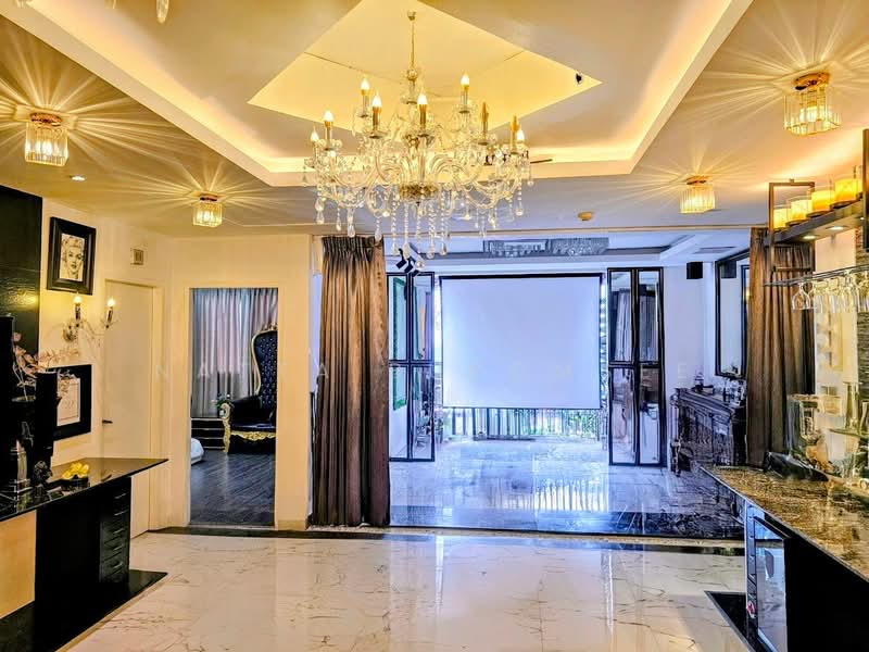 Vista Garden, Bangkok, 53 Saeng Thip Alley, Phra Kanong Nua, Watthana, Bangkok, 3 Bedrooms, 250 sqm, Condo For Rent, by Natta Buromsee, 500250646 - DDproperty.com