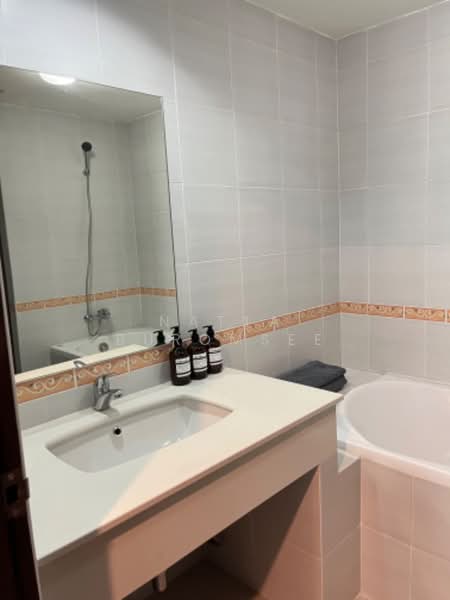 Le Cosi Ekamai 28, Bangkok, Sukhumvit, Khlong Tan Nua, Watthana, Bangkok, 2 Bedrooms, 82 sqm, Condo For Rent, by Natta Buromsee, 500250665 - DDproperty.com