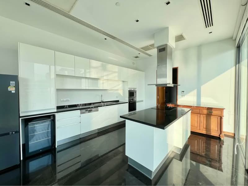 Le Raffine Sukhumvit 39, Bangkok, Soi Sukhumvit 39, Khlong Tan Nua, Watthana, Bangkok, 3 Bedrooms, 405 sqm, Condo For Sale, by Piyawan Maiyapan, 500250820 - DDproperty.com