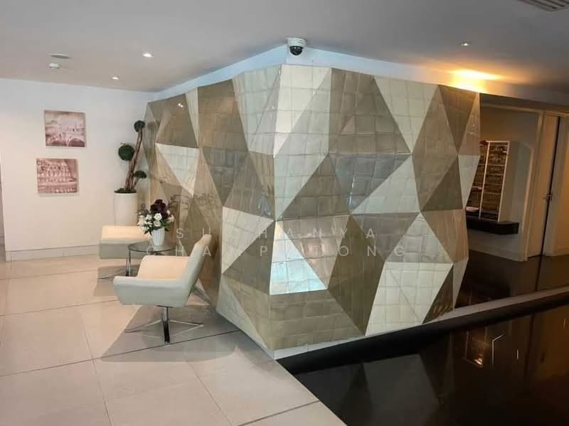 Collezio Sathorn-Pipat, Bangkok, 41 Soi Pipat 1 Silom Road, Silom, Bang Rak, Bangkok, 1 Bedroom, 41 sqm, Condo For Sale, by Suchanya Champatong, 500250945 - DDproperty.com