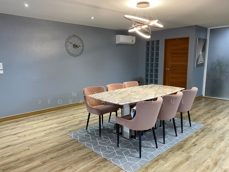 D.S. Tower 1 Sukhumvit 33, Bangkok, Soi Phrom Chit, Khlong Tan Nua, Watthana, Bangkok, 4 Bedrooms, 280 sqm, Condo For Rent, by Nattapol Jedsadathitikul, 500251017 - DDproperty.com