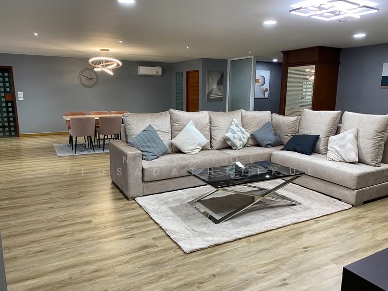 D.S. Tower 1 Sukhumvit 33, Bangkok, Soi Phrom Chit, Khlong Tan Nua, Watthana, Bangkok, 4 Bedrooms, 280 sqm, Condo For Rent, by Nattapol Jedsadathitikul, 500251017 - DDproperty.com