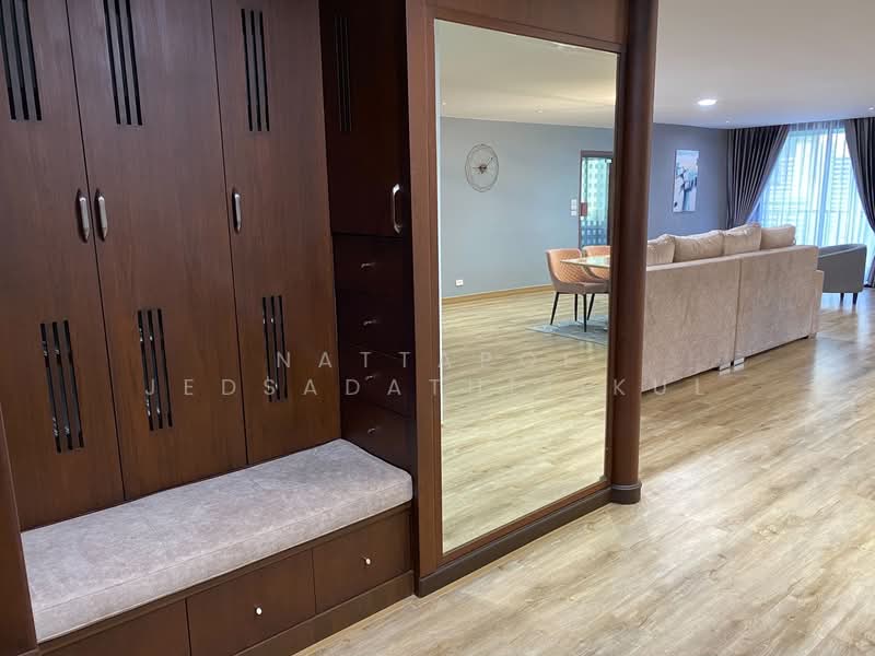 D.S. Tower 1 Sukhumvit 33, Bangkok, Soi Phrom Chit, Khlong Tan Nua, Watthana, Bangkok, 4 Bedrooms, 280 sqm, Condo For Rent, by Nattapol Jedsadathitikul, 500251017 - DDproperty.com