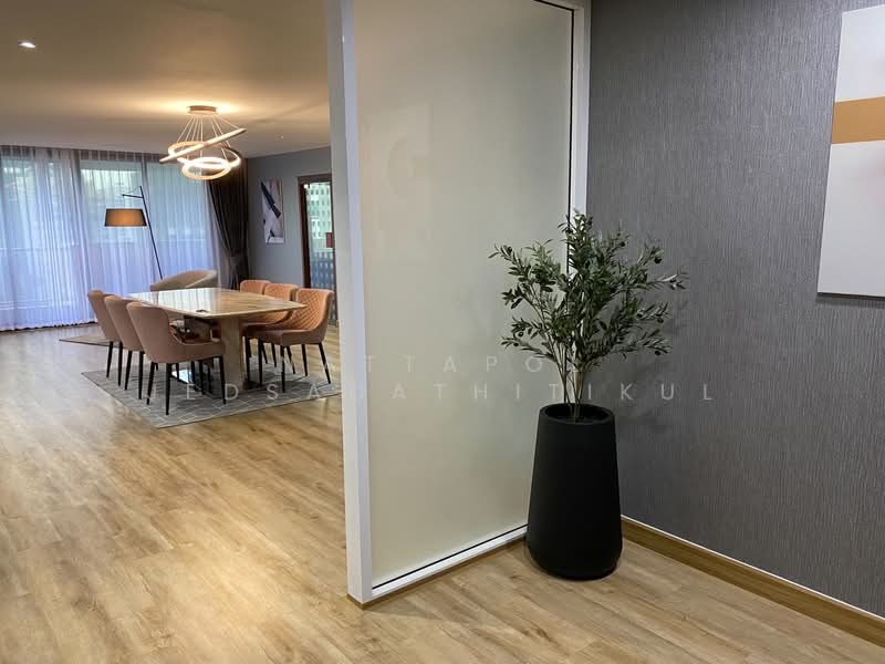 D.S. Tower 1 Sukhumvit 33, Bangkok, Soi Phrom Chit, Khlong Tan Nua, Watthana, Bangkok, 4 Bedrooms, 280 sqm, Condo For Rent, by Nattapol Jedsadathitikul, 500251017 - DDproperty.com