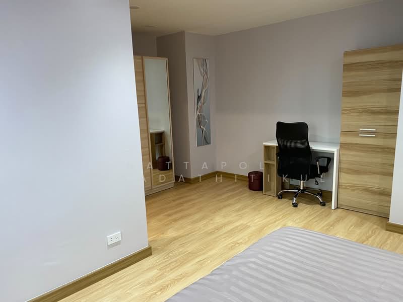 D.S. Tower 1 Sukhumvit 33, Bangkok, Soi Phrom Chit, Khlong Tan Nua, Watthana, Bangkok, 4 Bedrooms, 280 sqm, Condo For Rent, by Nattapol Jedsadathitikul, 500251017 - DDproperty.com