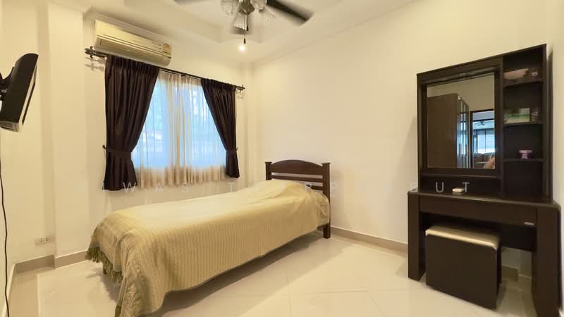 Villa for Rent in South Pattaya near Jomtien Beach, Chon Buri (Pattaya), Chaiyapruek 2nd Road, Bang Lamung, Bang Lamung (Pattaya), Chon Buri (Pattaya), 4 Bedrooms, 250 sqm, Villa For Rent, by Siwas Thepphabut, 500251058 - DDproperty.com