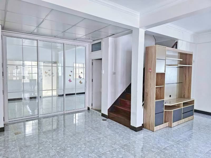 ไม่พบโครงการ, Bangkok, ลาดพร้าว 115-121, Khlong Chan, Bang Kapi, Bangkok, 4 Bedrooms, 200 sqm, Single Detached House For Rent, by ณัฐพงศ์ สุนทรอรุณ, 500251095 - DDproperty.com