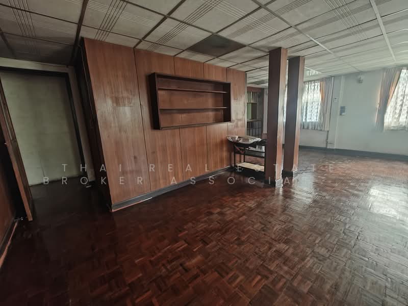 House for rent - Sathorn, Bangkok, Thung Maha Mek, Sathon, Bangkok, 4 Bedrooms, 300 sqm, Single Detached House For Rent, by Thai Real Estate Broker Association (TREBA), 500251102 - DDproperty.com