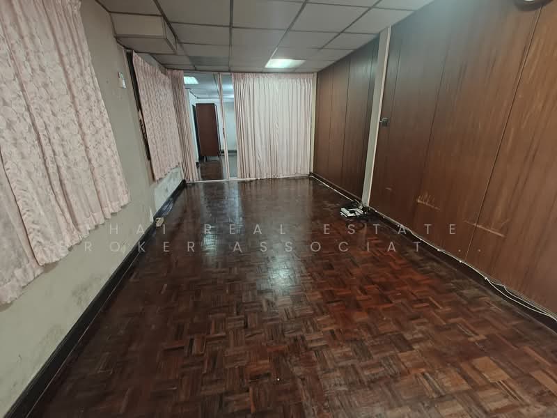 House for rent - Sathorn, Bangkok, Thung Maha Mek, Sathon, Bangkok, 4 Bedrooms, 300 sqm, Single Detached House For Rent, by Thai Real Estate Broker Association (TREBA), 500251102 - DDproperty.com