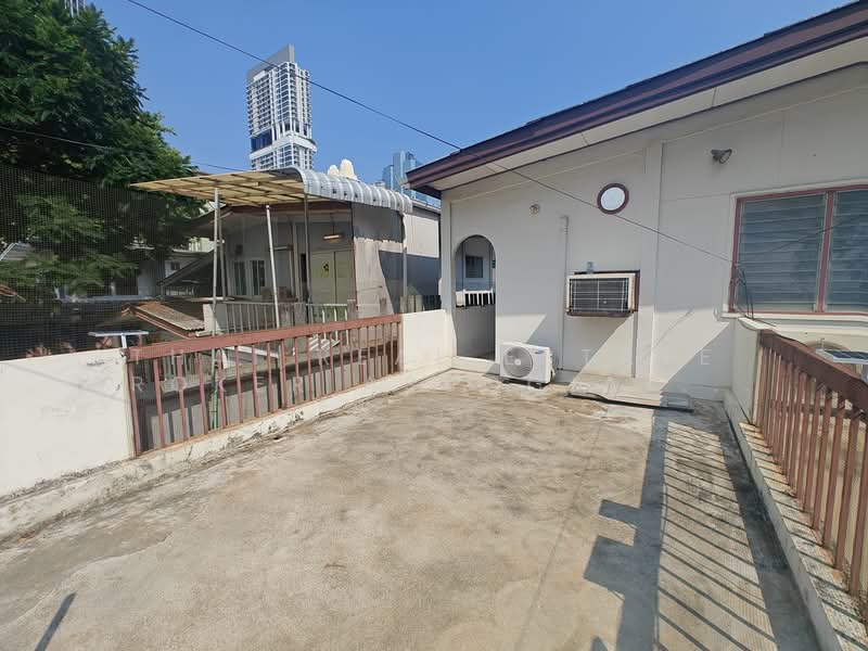 House for rent - Sathorn, Bangkok, Thung Maha Mek, Sathon, Bangkok, 4 Bedrooms, 300 sqm, Single Detached House For Rent, by Thai Real Estate Broker Association (TREBA), 500251102 - DDproperty.com