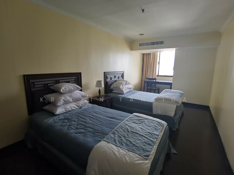 Lake Green, Bangkok, 199 Sukhumvit Soi 8, Khlong Toei, Khlong Toei, Bangkok, 3 Bedrooms, 150 sqm, Condo For Rent, by Krittin Tansida, 500251153 - DDproperty.com