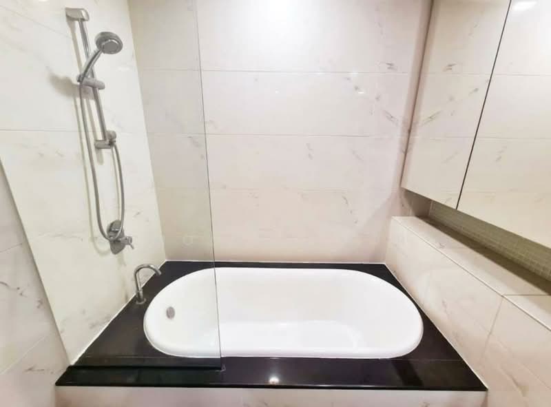 The Lakes, Bangkok, 123 Ratchadaphisek Road, Khlong Toei, Khlong Toei, Bangkok, 2 Bedrooms, 110 sqm, Condo For Rent, by Sarena Choengsamor, 500251278 - DDproperty.com