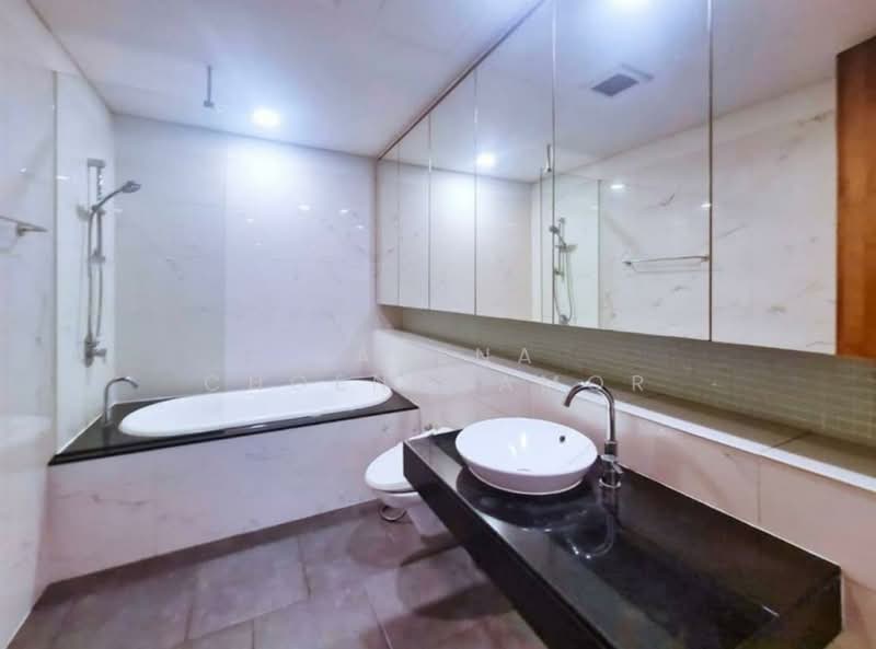 The Lakes, Bangkok, 123 Ratchadaphisek Road, Khlong Toei, Khlong Toei, Bangkok, 2 Bedrooms, 110 sqm, Condo For Rent, by Sarena Choengsamor, 500251278 - DDproperty.com