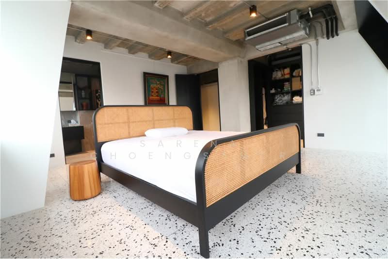 Diamond Tower, Bangkok, Silom, Silom, Bang Rak, Bangkok, 2 Bedrooms, 257 sqm, Condo For Sale, by Sarena Choengsamor, 500251396 - DDproperty.com