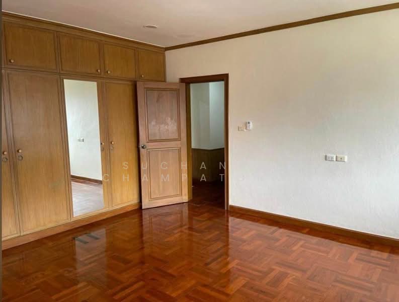 Tower Park, Bangkok, 88 Soi Sukhumvit 3, Sukhumvit Road, Khlongtoei Nua, Watthana, Bangkok, 4 Bedrooms, 363 sqm, Condo For Sale, by Suchanya Champatong, 500251408 - DDproperty.com