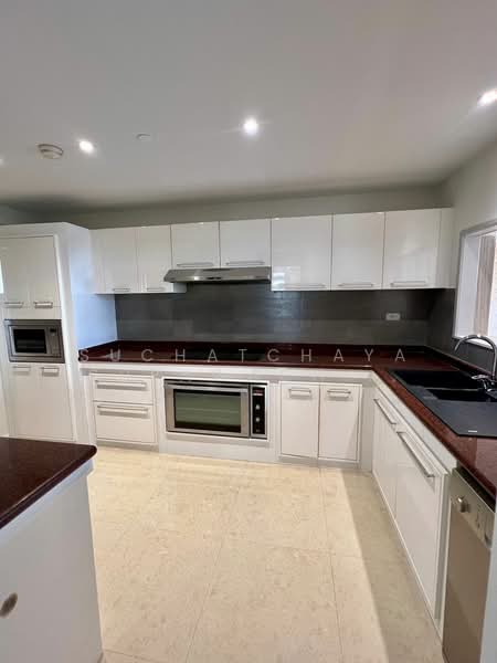 Somkid Gardens, Bangkok, Ploenchit, Lumphini, Pathum Wan, Bangkok, 4 Bedrooms, 211 sqm, Condo For Rent, by Suchatchaya Supawachiranant, 500251597 - DDproperty.com