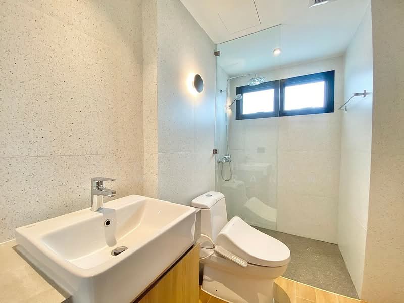 Silver Hill Residence, Bangkok, 98 Sukhumvit 65, Phra Kanong Nua, Watthana, Bangkok, 3 Bedrooms, 250 sqm, Apartment For Rent, by Suchatchaya Supawachiranant, 500251667 - DDproperty.com